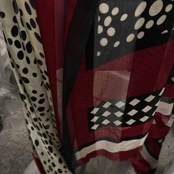 Saree red black cream polka dots, stripes. Unstitched. Georgette New - Picture 9 of 11